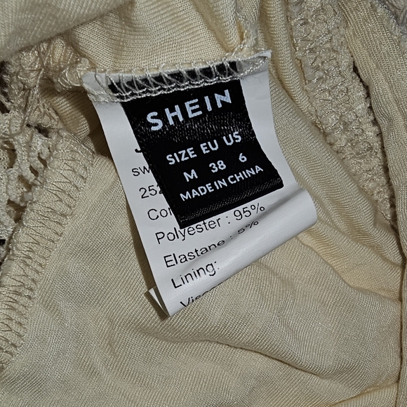 Off-white cropped two piece crochet set - Picture 3 of 8